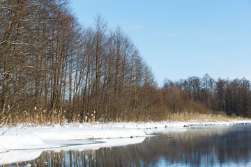 blue lakes that don't freeze in winter