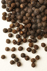 BLACK PEPPERCORNS