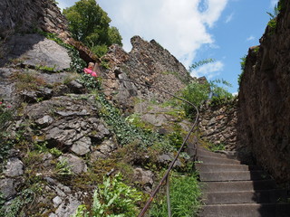 Burg Saarburg – auf dem Burgberg Saarburg bei der Stadt Saarburg in Rheinland-Pfalz
