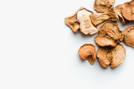 preparations for the winter, dried apples, sliced ​​apples