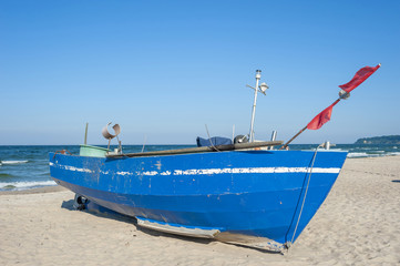 Fishing boats on the beach in Baabe
