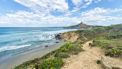 Weg entlang der Küste am Meer © alphafotos
