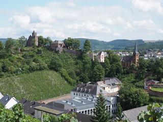 Obraz premium Burg Saarburg – auf dem Burgberg Saarburg bei der Stadt Saarburg in Rheinland-Pfalz 