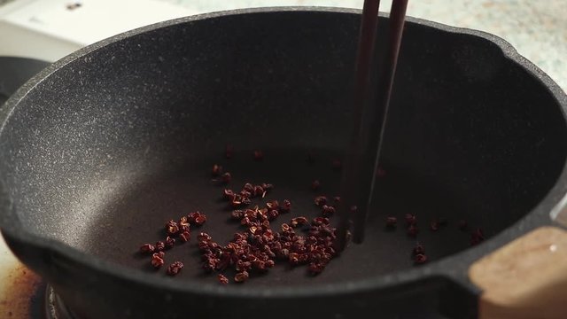 Frying Spices, Blooming, To Release Flavor.