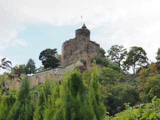 Burg Saarburg – auf dem Burgberg Saarburg bei der Stadt Saarburg in Rheinland-Pfalz

