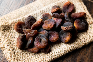 Turkish Style Organic Sun-dried Apricots on Sack