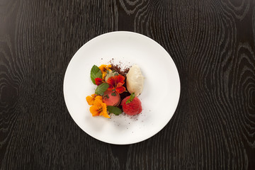 Macaron with ice cream