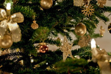 christmas tree jewelry with lights