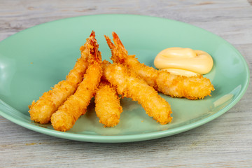 Prawn tempura with sauce