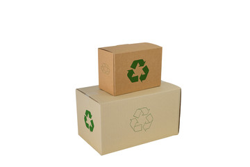Obraz premium Boxes with Recycle Sign in different sizes stacked boxes isolated on white background