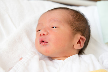 生まれたての赤ちゃん