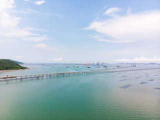 Bridge, shipping port / Crude Oil tanker to Port of Singapore - import export around in the world