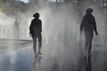 Fototapete Brunnen Chinesische Schatten am Nebelbrunnen