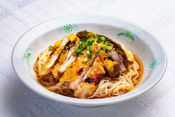 焼き鶏とナスの韓国風そうめん