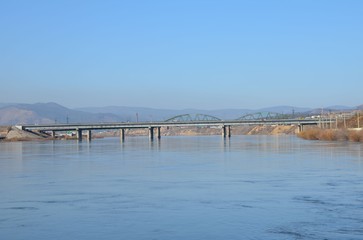 Obraz premium A bridge and river zoomed