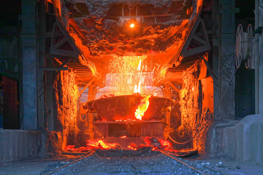converter dumping steel slag in iron and steel co., China