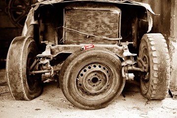 old rusty car
