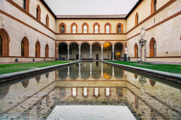 Fototapeta premium Sforzesco castle cloister