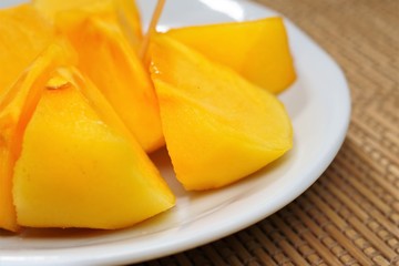 カットされた柿