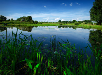 Obraz na płótnie Canvas Village pond