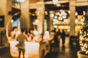 Blured image of people in the shopping mall background