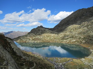Fototapeta na wymiar lacs de montagne