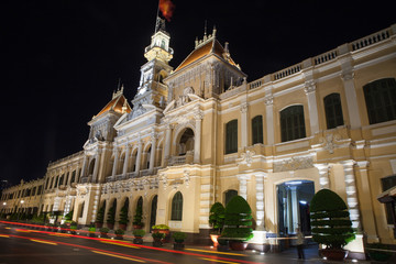 Fototapeta na wymiar Night view of the City Hall in Ho Chi Minh City
