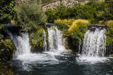 Fototapeta na wymiar Kroatien Wasserfall 4