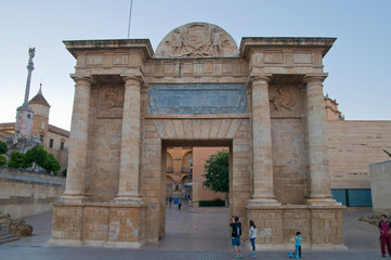 Puerta del Puente, Córdoba, Andalusien, Spanien © AndreasJ