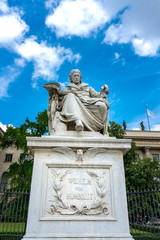 Fototapeta na wymiar Humboldt Statue in Berlin