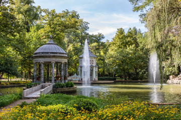 Garden of the prince in Aranjuez, in this case the area known as Chinescos pond, in the vicinity of the royal palace. © josevgluis