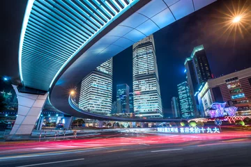 Fotobehang Wegkruising en verkeer in Lujiazui, Shanghai, Volksrepubliek China © eyetronic
