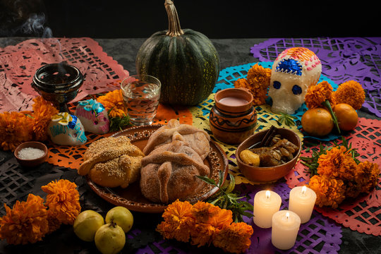 Ofrenda De Día De Los Muertos Mexicana