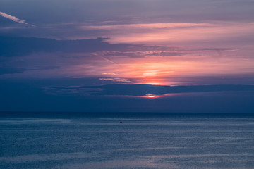 atardecer en el mar mediterraneo