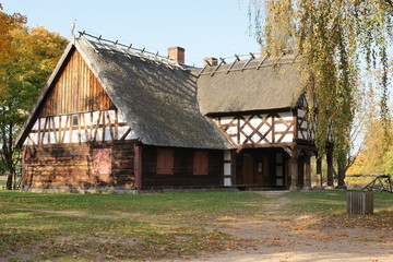 Fototapeta na wymiar Drewniany dom