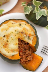 ハロウィン～まるごとカボチャの肉詰めファルシー