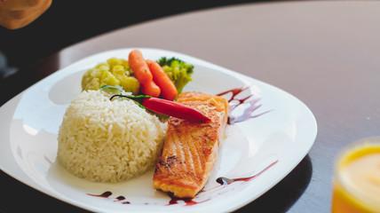 Grilled chicken with rice