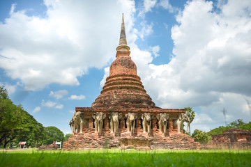 Fototapeta na wymiar Wat Sorasak temple in Sukhothai province, Thailand.