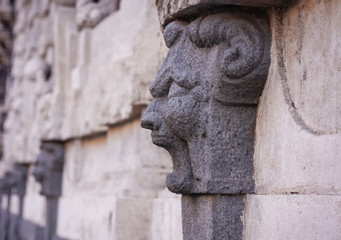 Obraz premium Decoration in the shape of a lion on facade of an ancient building Catania, Sicily, Italy