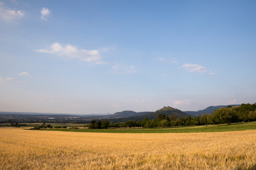 Obraz premium Schwäbisches Albvorland im Frühling