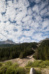Fototapeta na wymiar Schäfchenwolken über den Dolomiten