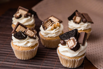  beautiful chocolate cake with cookies