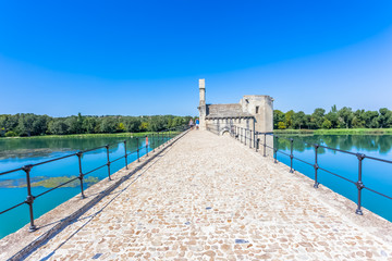sur le pont d'Avignon, Vaucluse, France 