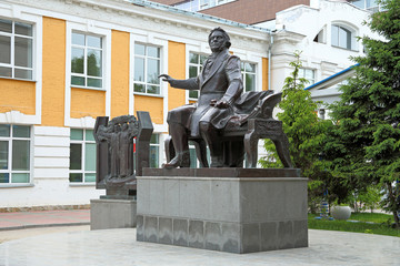 Monument to Russian composer Mikhail Glinka in front of the Novosibirsk state Conservatory