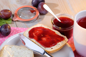 Pflaumen Marmelade Brot Frühstück