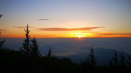 朝焼け 富士山中腹より