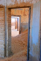 Città fantasma di Kolmanskop, ex miniera di diamanti abbandonata, in Namibia Africa