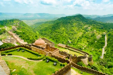 Photo sur Plexiglas Travaux détablissement Kumbhalgarh fort walls and hills