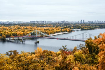 Foto op Aluminium Golden autumn in Kiev, Ukraine. View on footbridge, river Dnieper and Trukhanov Island in Kyiv. © esvetleishaya