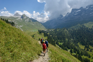 Fototapeta na wymiar Mountain path at Engstlenalp over Engelberg on the Swiss alps